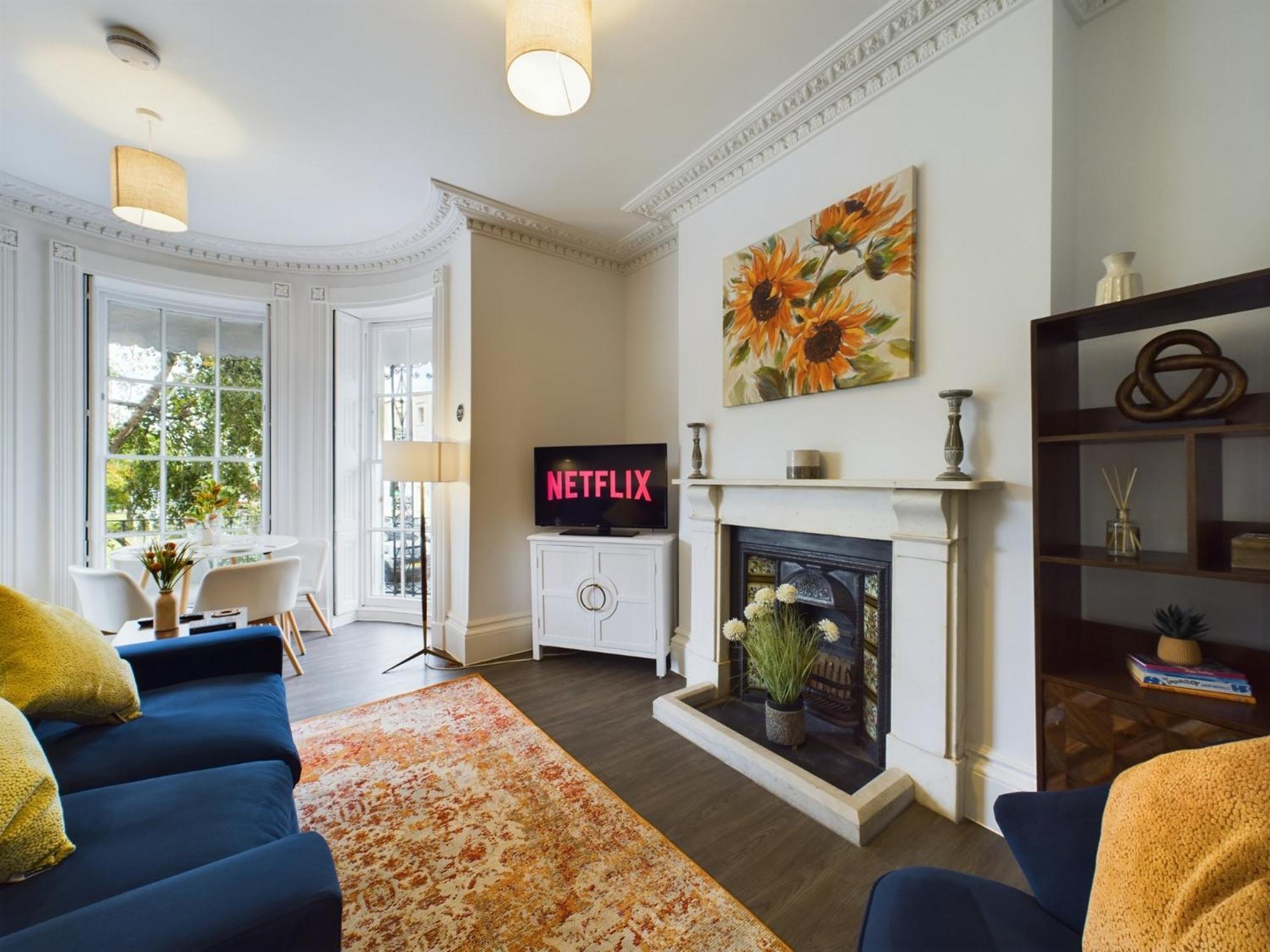 Ferienwohnung Belle Vue Regency King Size W Free Parking Cheltenham Exterior foto