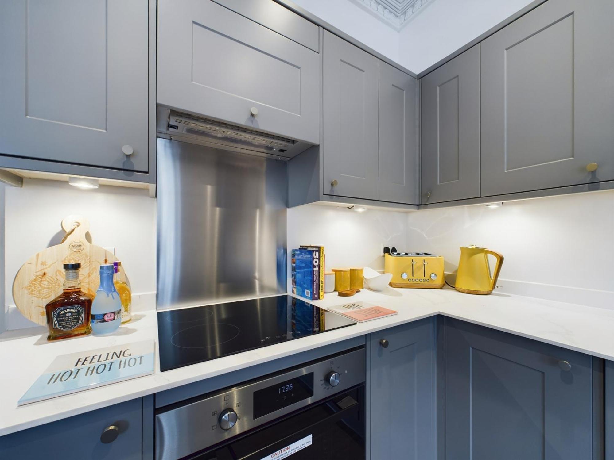 Ferienwohnung Belle Vue Regency King Size W Free Parking Cheltenham Exterior foto