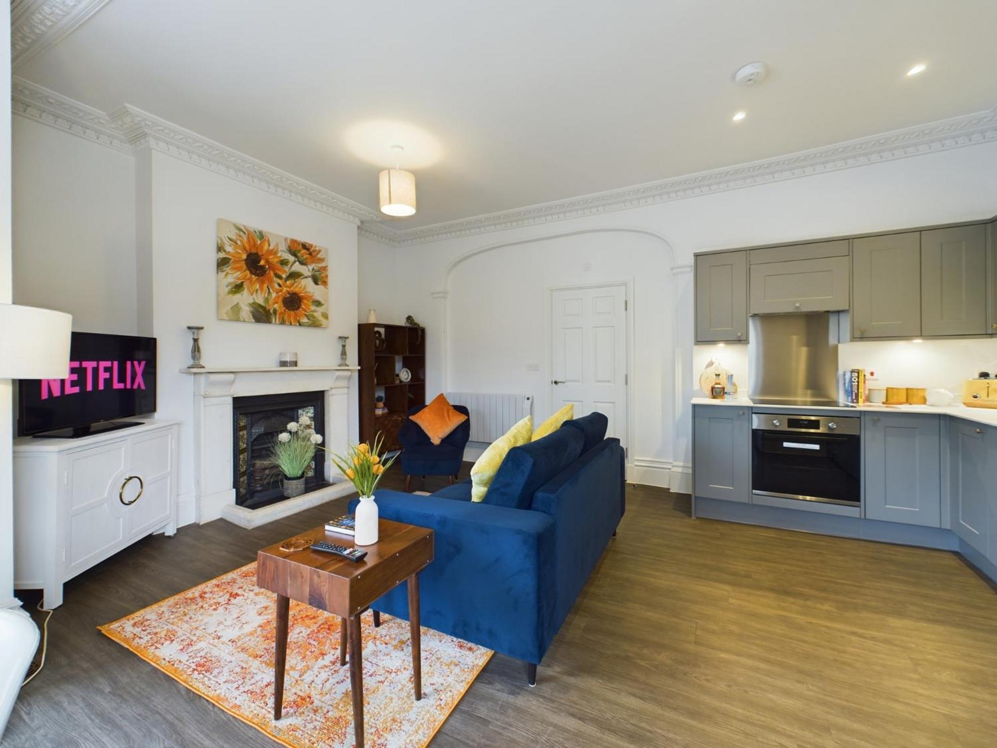 Ferienwohnung Belle Vue Regency King Size W Free Parking Cheltenham Exterior foto