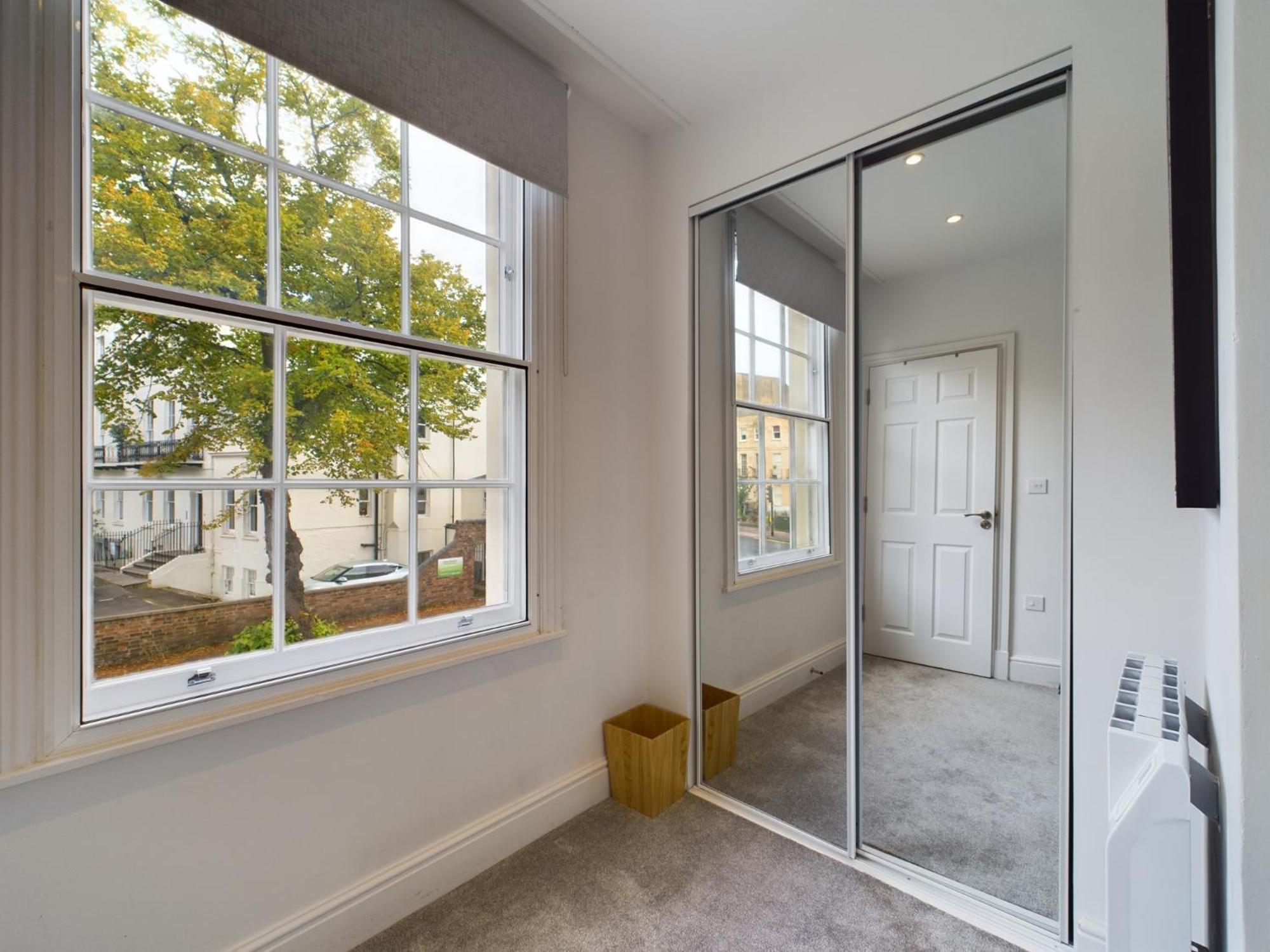 Ferienwohnung Belle Vue Regency King Size W Free Parking Cheltenham Exterior foto