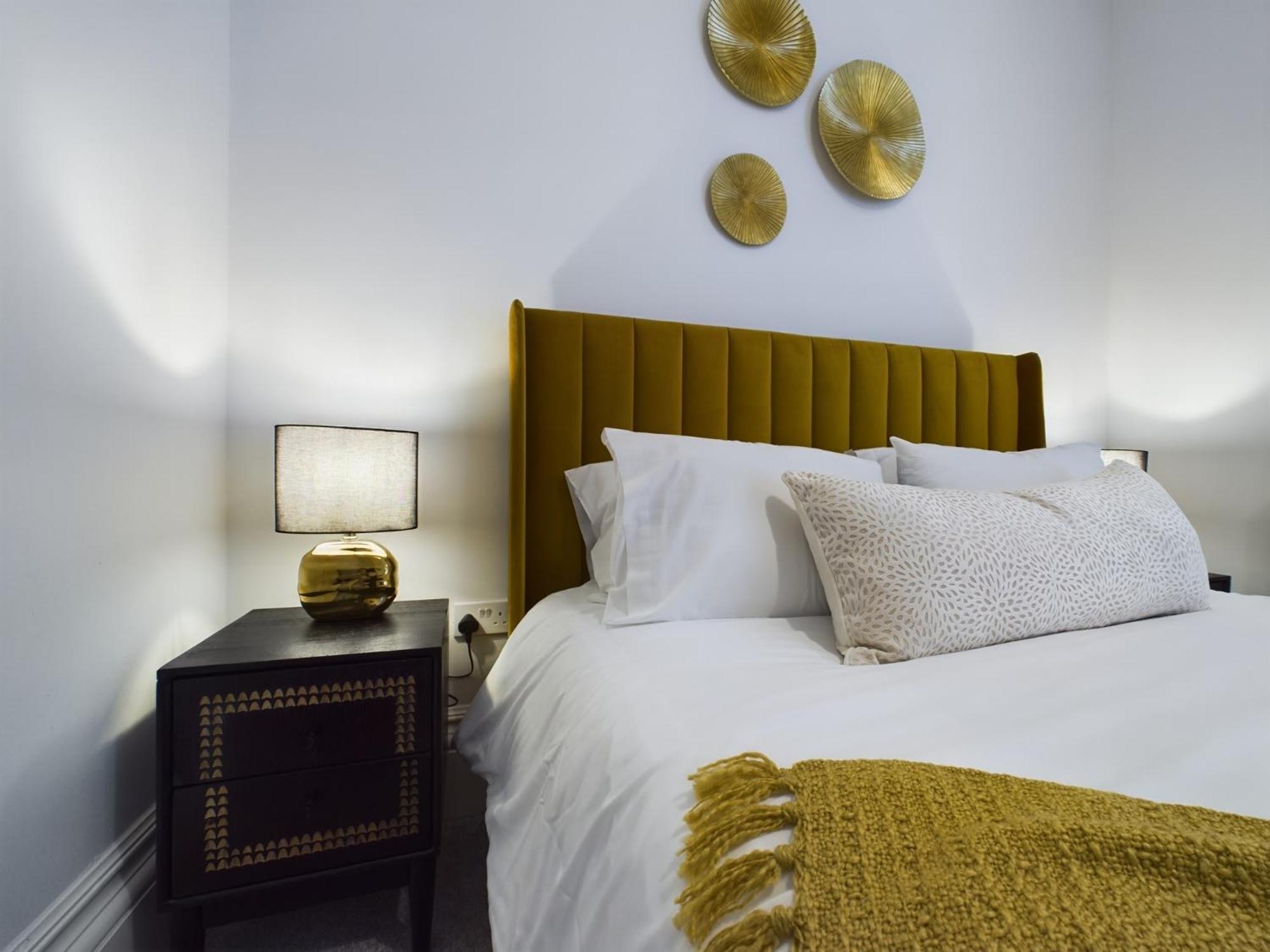 Ferienwohnung Belle Vue Regency King Size W Free Parking Cheltenham Exterior foto
